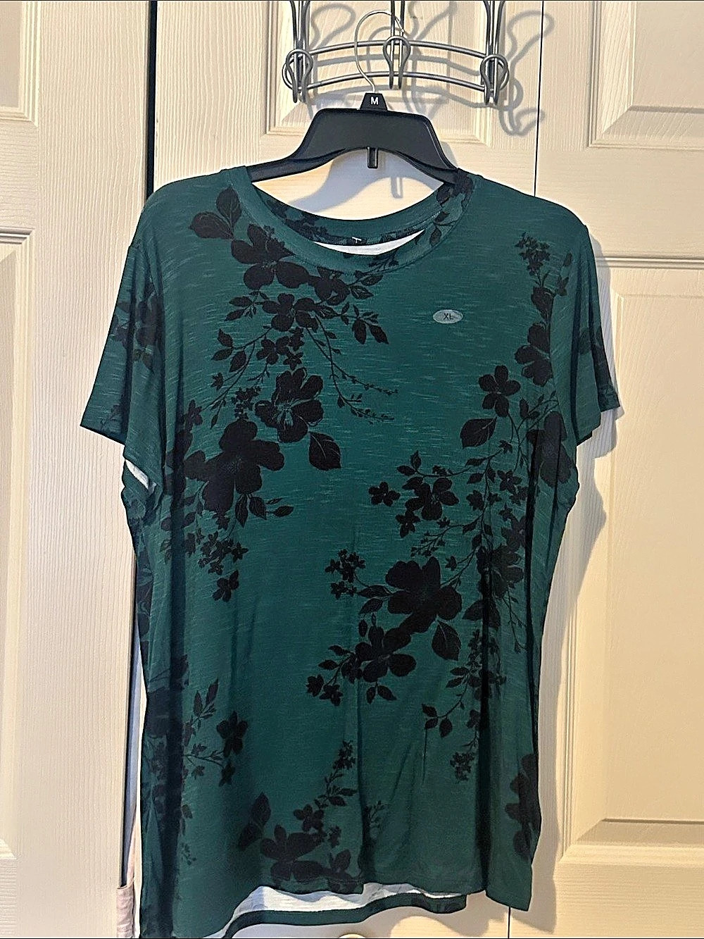 Maurices Floral Short Sleeve Top in Green & Black XL NWT